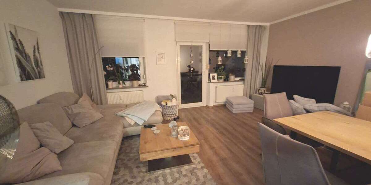 Etagenwohnung Recklinghausen Nordviertel - 3 Zimmer, 72 m&sup2;, 612&euro; | Angebot:27312335